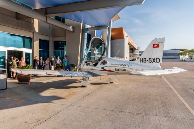 Electric_aircraft_432535