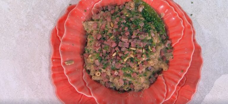 Maccheroncini_con_noci_speck