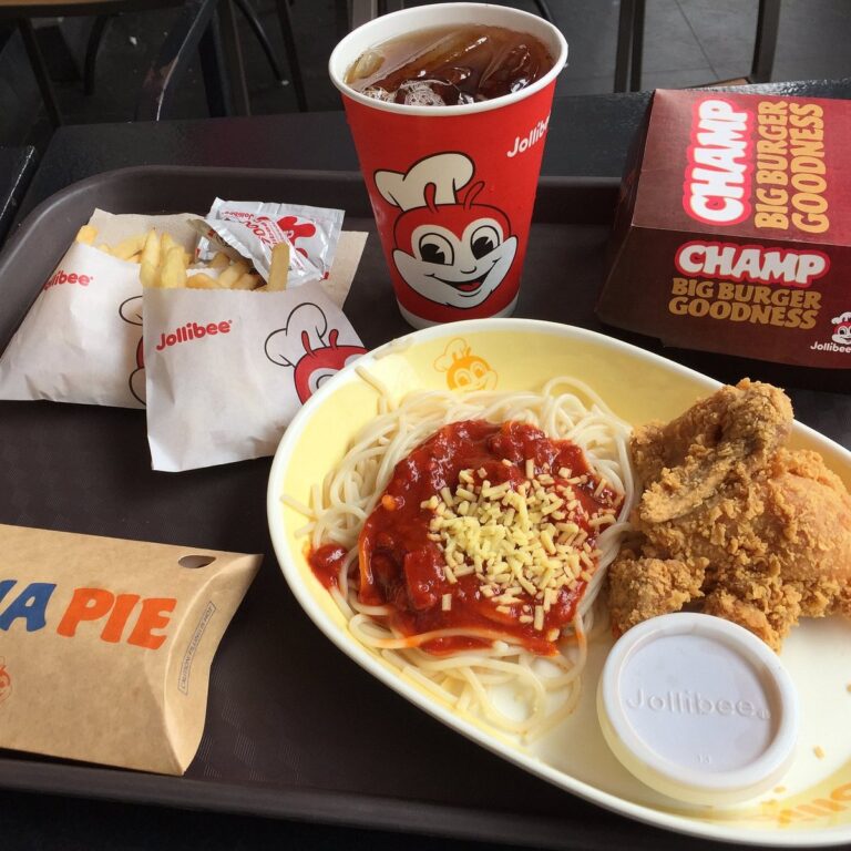 jollibee_fastfood_eating_4524234524
