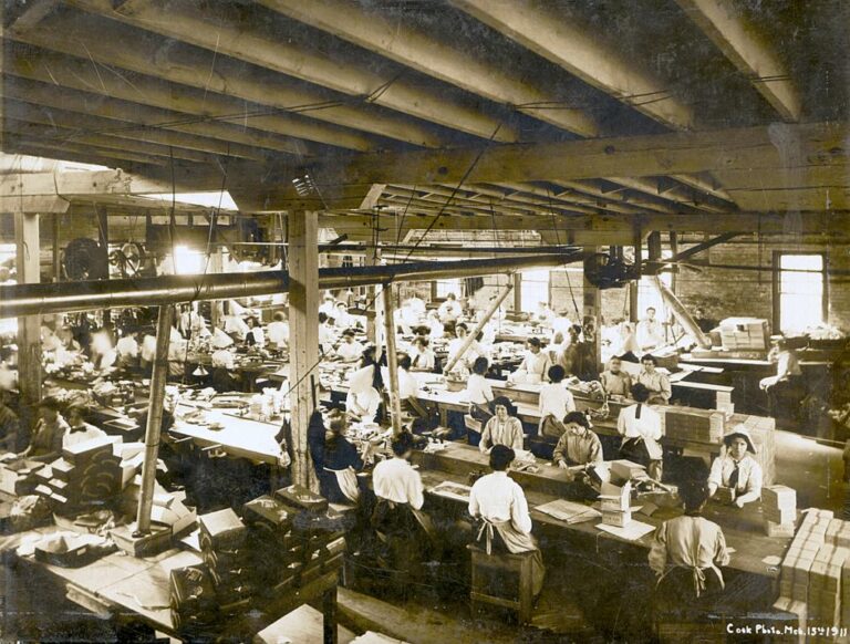 VHE_Industrialization_USA_industry_83707064