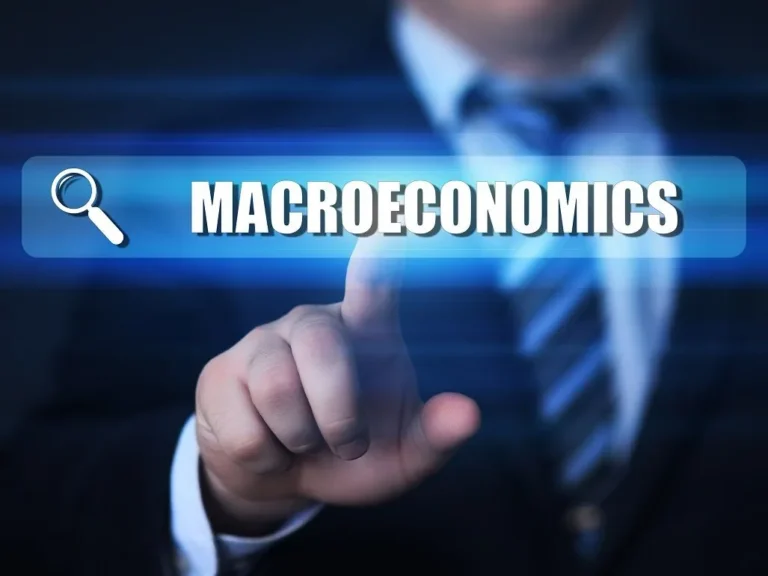 macroeconomics_economy_2653545253