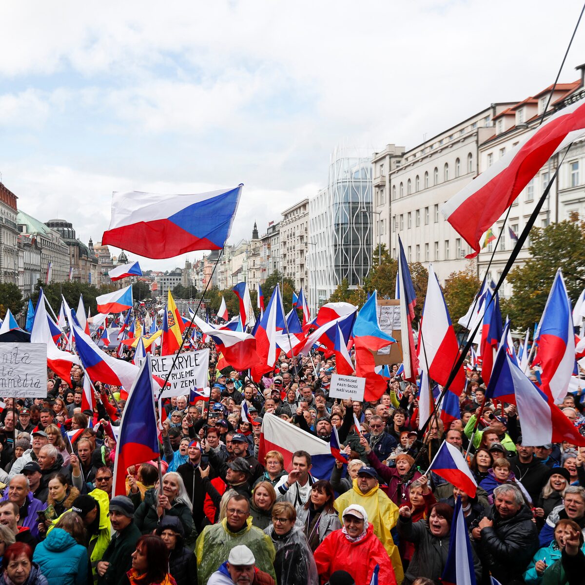 social_protests_revolution_3456735463